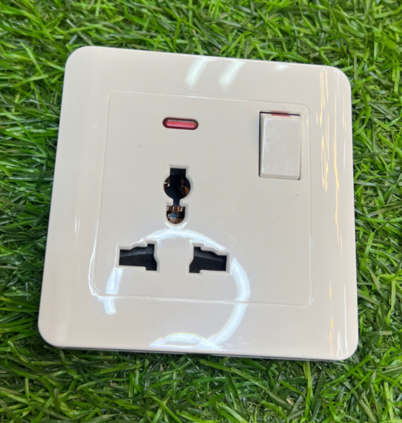 Luxury Screwless Universal Port Single Socket